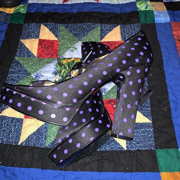 Y-NOT Open Toe Polka-dot Platforms - Picture 3 of 7